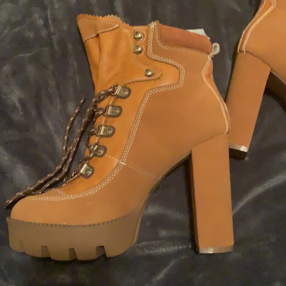 7.5 heeled boots